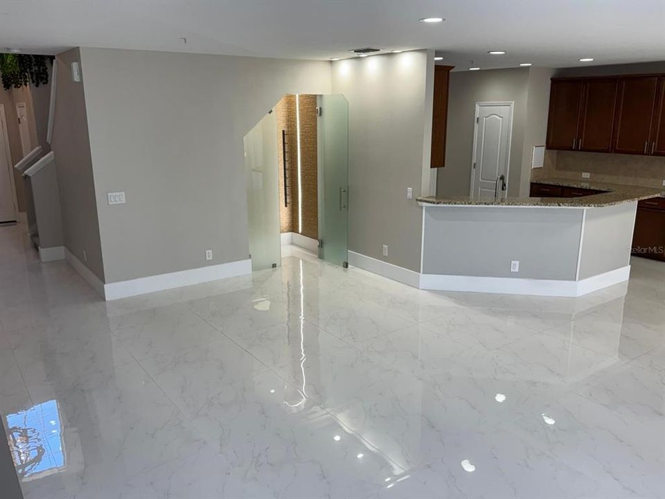 合同活跃: $3,000 (3 贝兹, 2 浴室, 1876 平方英尺)