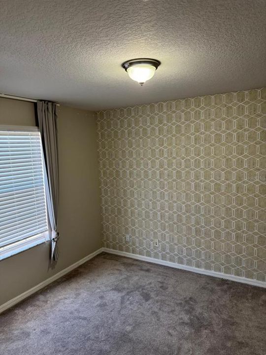 合同活跃: $3,000 (3 贝兹, 2 浴室, 1876 平方英尺)