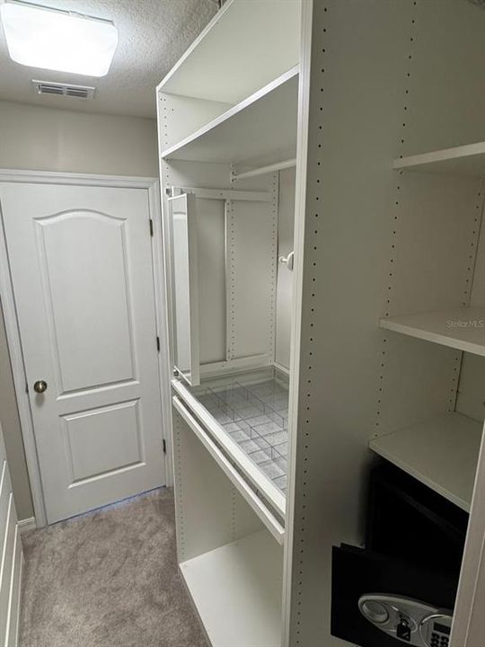 合同活跃: $3,000 (3 贝兹, 2 浴室, 1876 平方英尺)