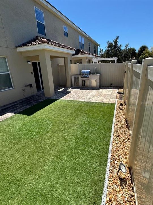 合同活跃: $3,000 (3 贝兹, 2 浴室, 1876 平方英尺)