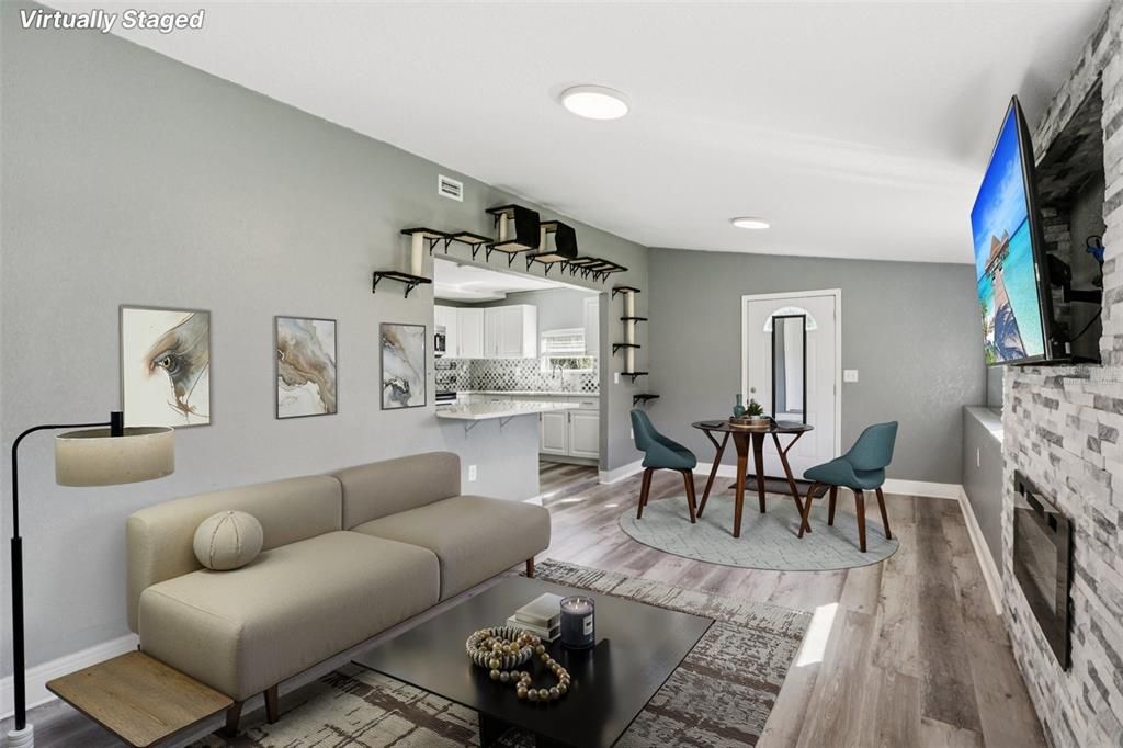 Active With Contract: $223,000 (2 beds, 1 baths, 936 Square Feet)