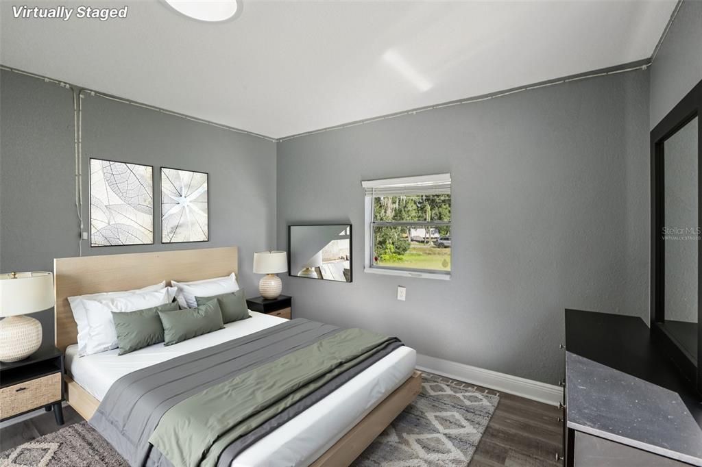 Active With Contract: $223,000 (2 beds, 1 baths, 936 Square Feet)