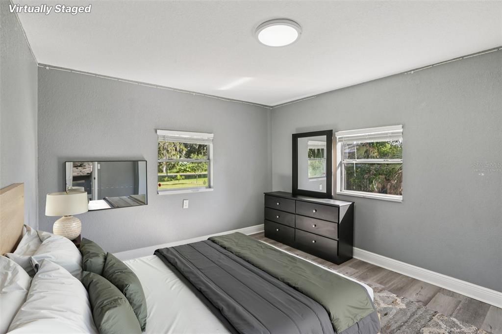 Active With Contract: $223,000 (2 beds, 1 baths, 936 Square Feet)