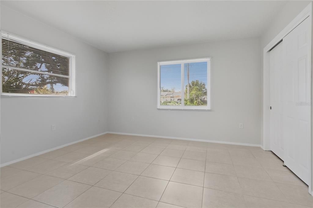 Active With Contract: $359,900 (3 beds, 2 baths, 1494 Square Feet)