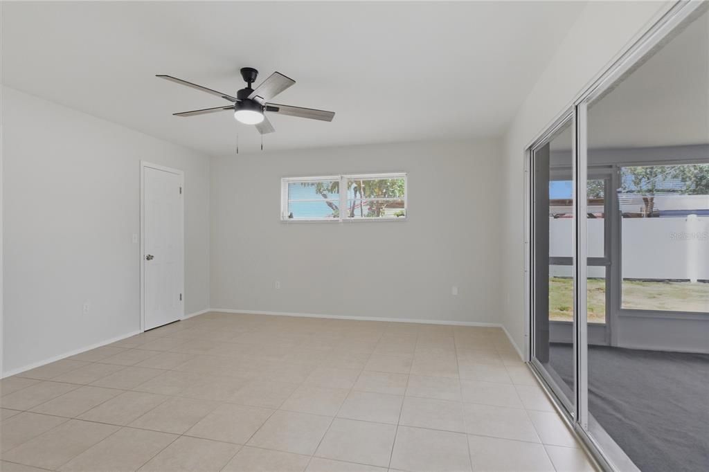 Active With Contract: $359,900 (3 beds, 2 baths, 1494 Square Feet)