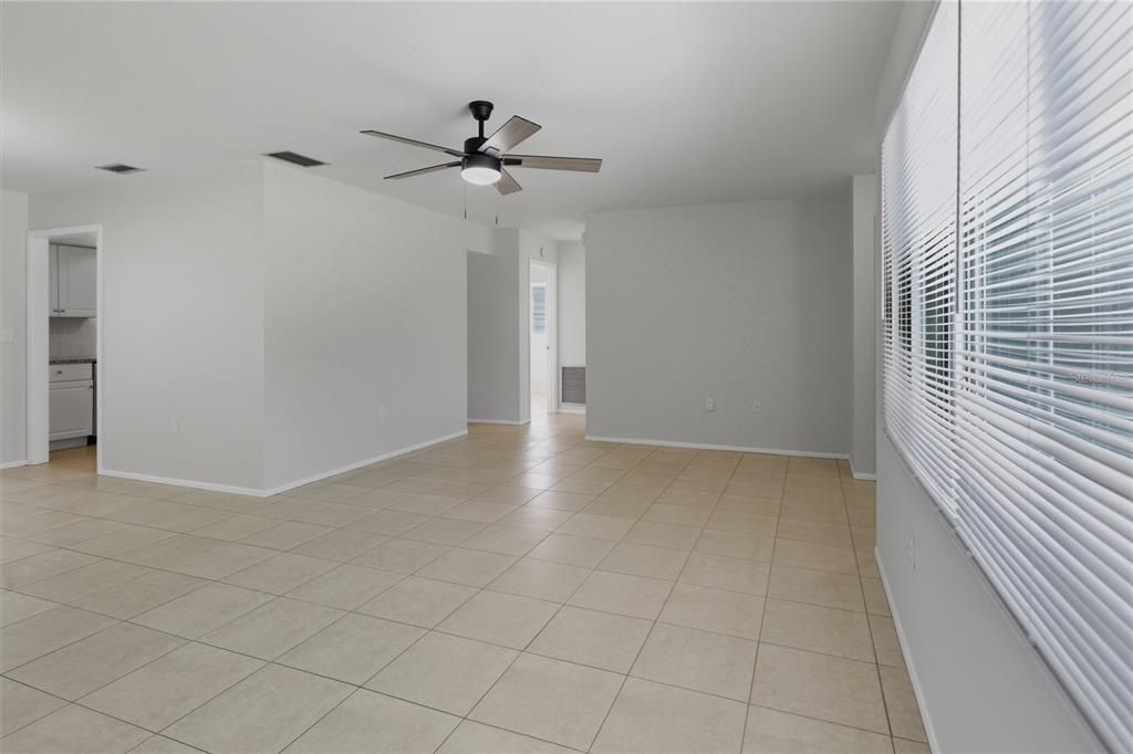 Active With Contract: $359,900 (3 beds, 2 baths, 1494 Square Feet)