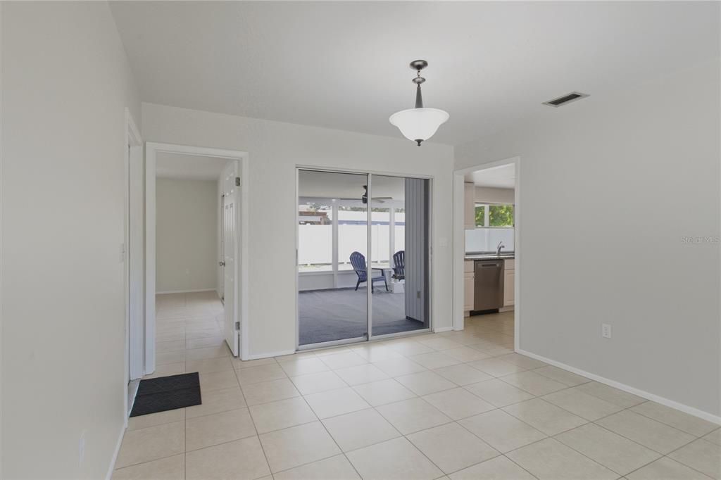 Active With Contract: $359,900 (3 beds, 2 baths, 1494 Square Feet)