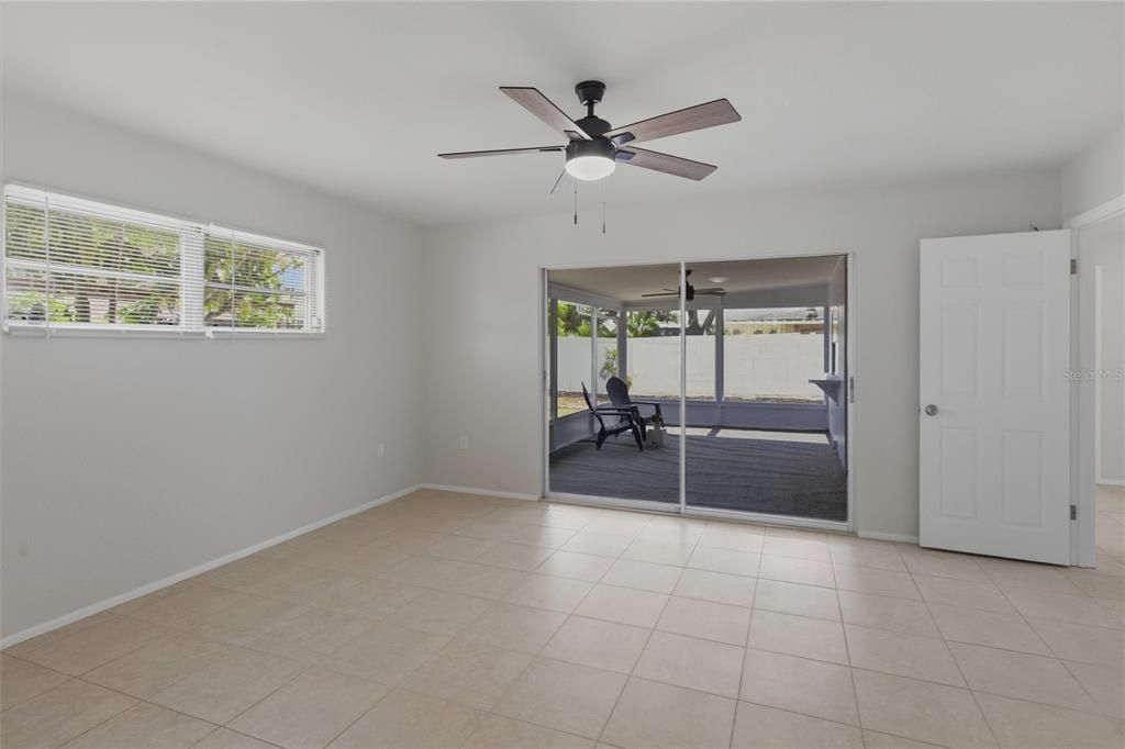Active With Contract: $359,900 (3 beds, 2 baths, 1494 Square Feet)