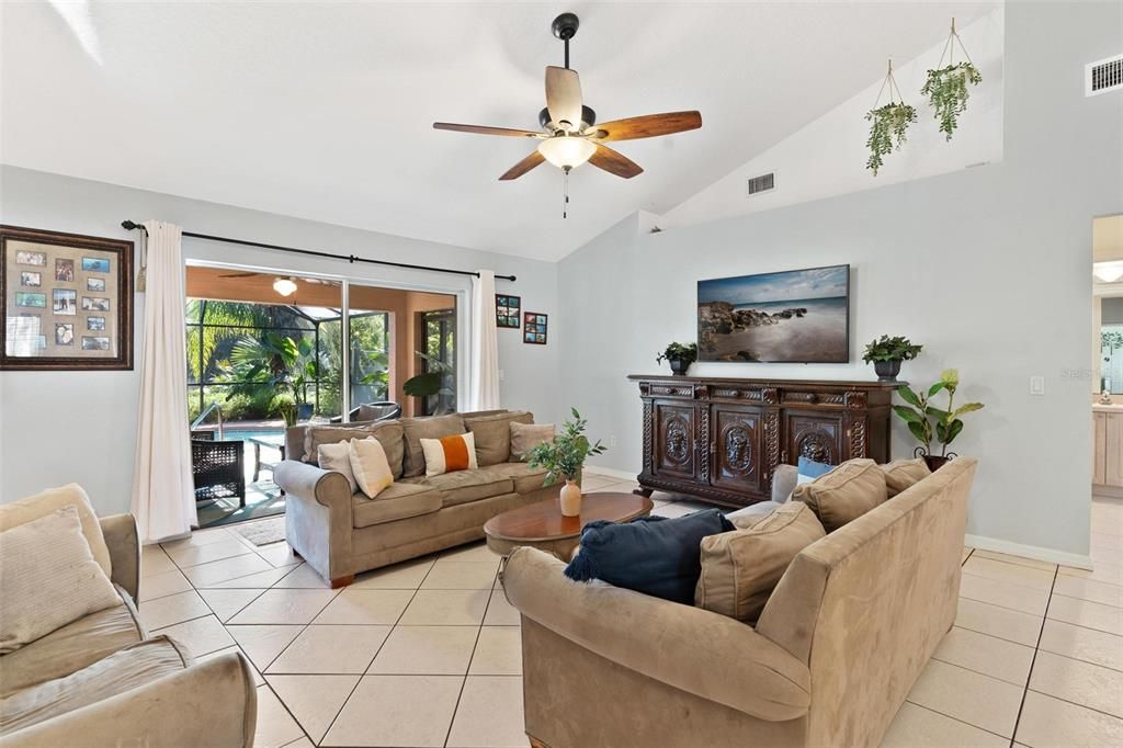 For Sale: $349,999 (3 beds, 2 baths, 1556 Square Feet)