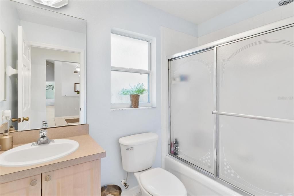 For Sale: $349,999 (3 beds, 2 baths, 1556 Square Feet)