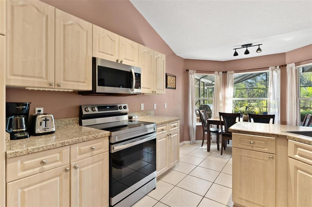 For Sale: $349,999 (3 beds, 2 baths, 1556 Square Feet)