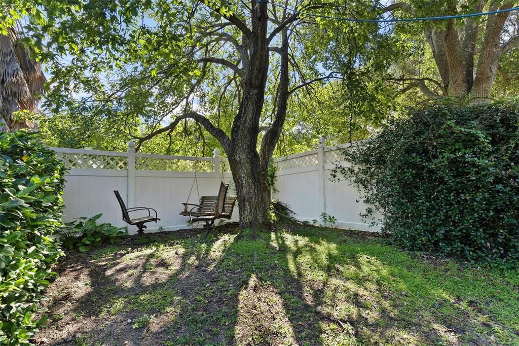 For Sale: $349,999 (3 beds, 2 baths, 1556 Square Feet)