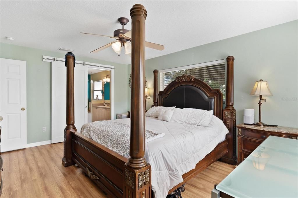 For Sale: $349,999 (3 beds, 2 baths, 1556 Square Feet)