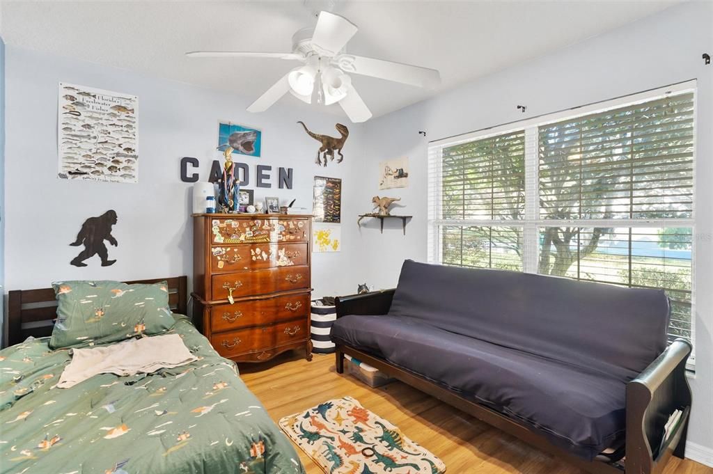 For Sale: $349,999 (3 beds, 2 baths, 1556 Square Feet)