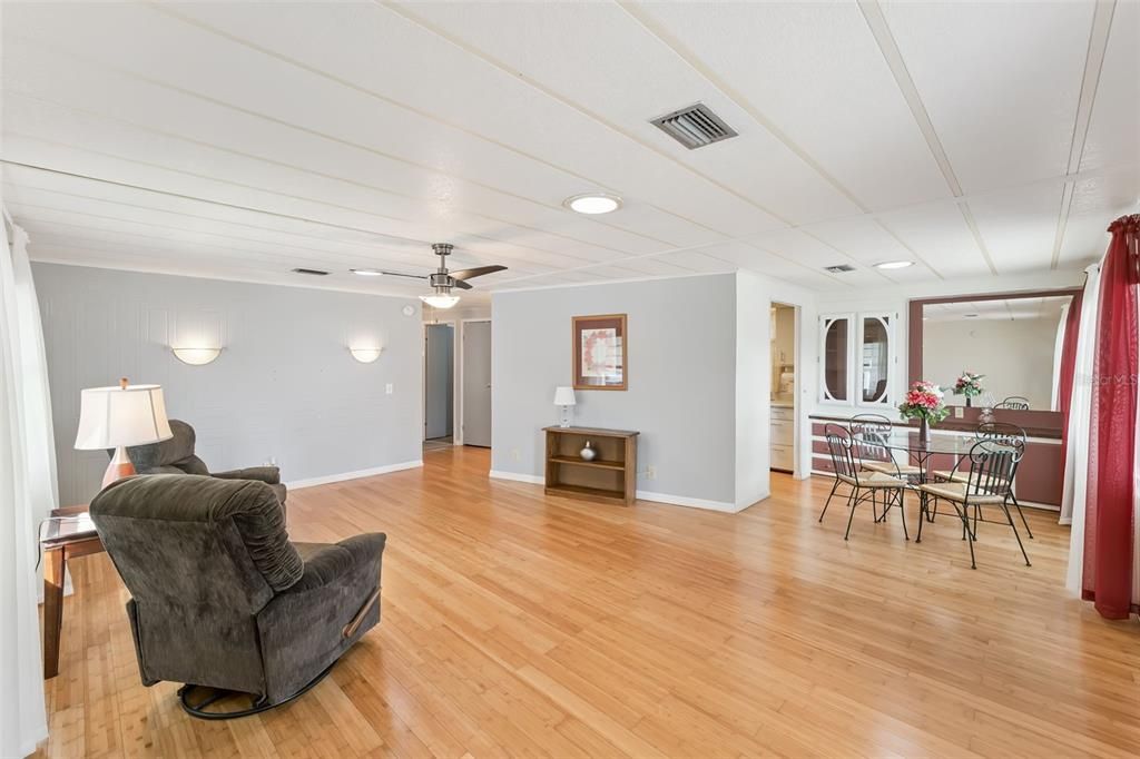 En Venta: $172,000 (2 camas, 2 baños, 1526 Pies cuadrados)