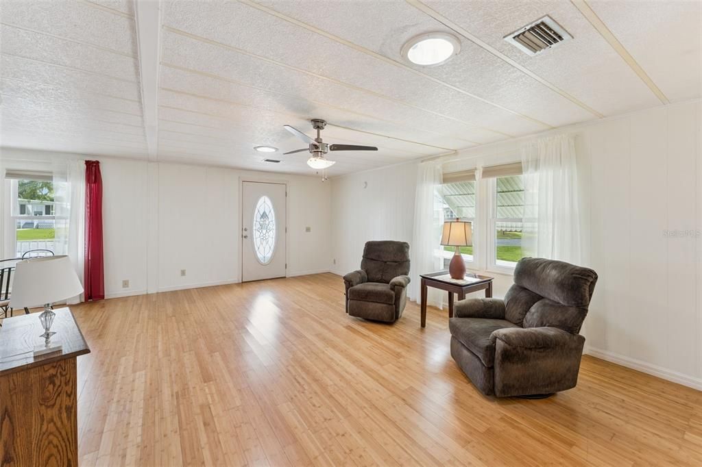 En Venta: $172,000 (2 camas, 2 baños, 1526 Pies cuadrados)