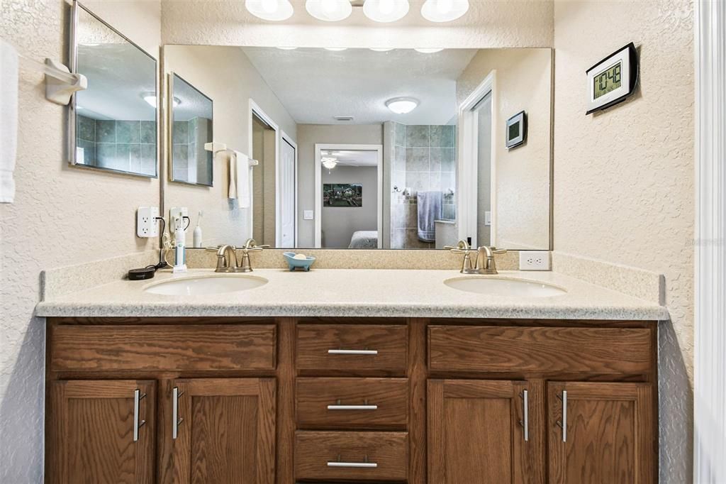 Active With Contract: $312,500 (3 beds, 2 baths, 1816 Square Feet)