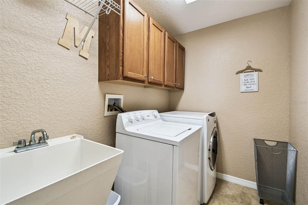 Active With Contract: $312,500 (3 beds, 2 baths, 1816 Square Feet)