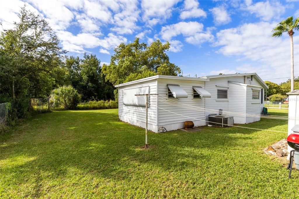 For Sale: $250,000 (1 beds, 1 baths, 700 Square Feet)