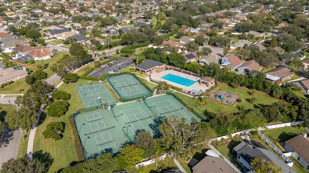 Под контрактом: $515,000 (3 спален, 2 ванн, 1673 Квадратных фут)