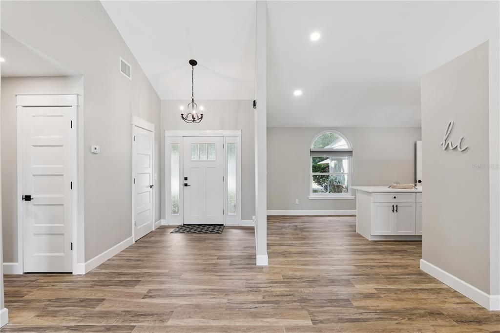 Active With Contract: $494,000 (3 beds, 3 baths, 1746 Square Feet)