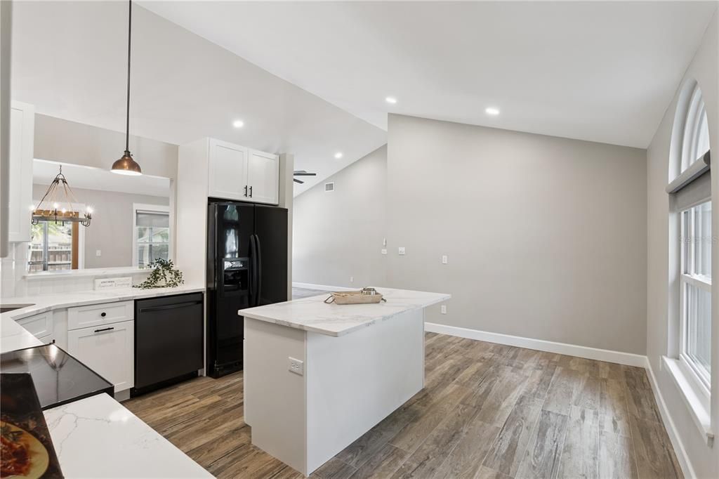 Active With Contract: $494,000 (3 beds, 3 baths, 1746 Square Feet)