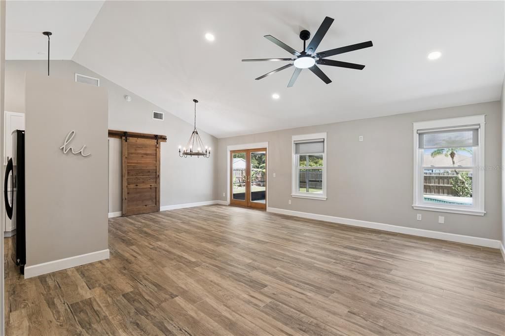 Active With Contract: $494,000 (3 beds, 3 baths, 1746 Square Feet)