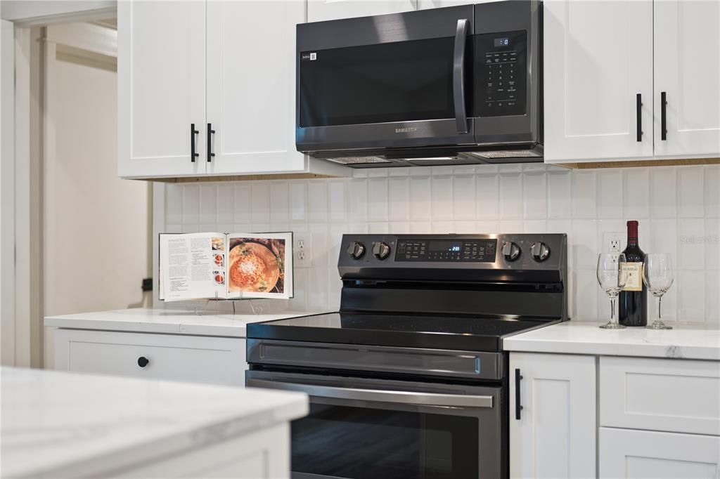 Active With Contract: $494,000 (3 beds, 3 baths, 1746 Square Feet)