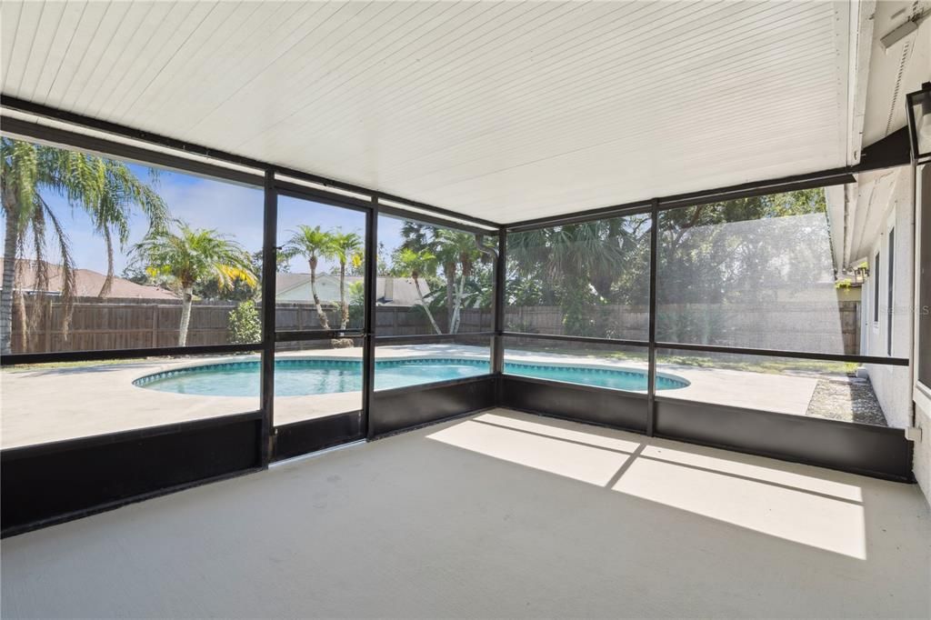 Active With Contract: $494,000 (3 beds, 3 baths, 1746 Square Feet)