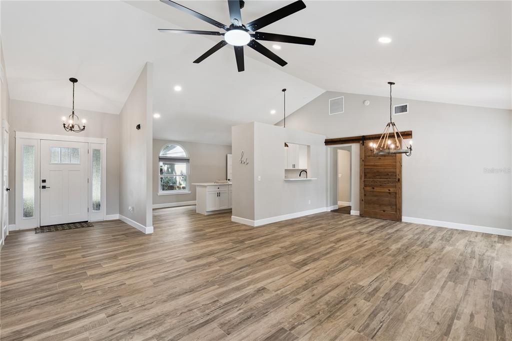 Active With Contract: $494,000 (3 beds, 3 baths, 1746 Square Feet)