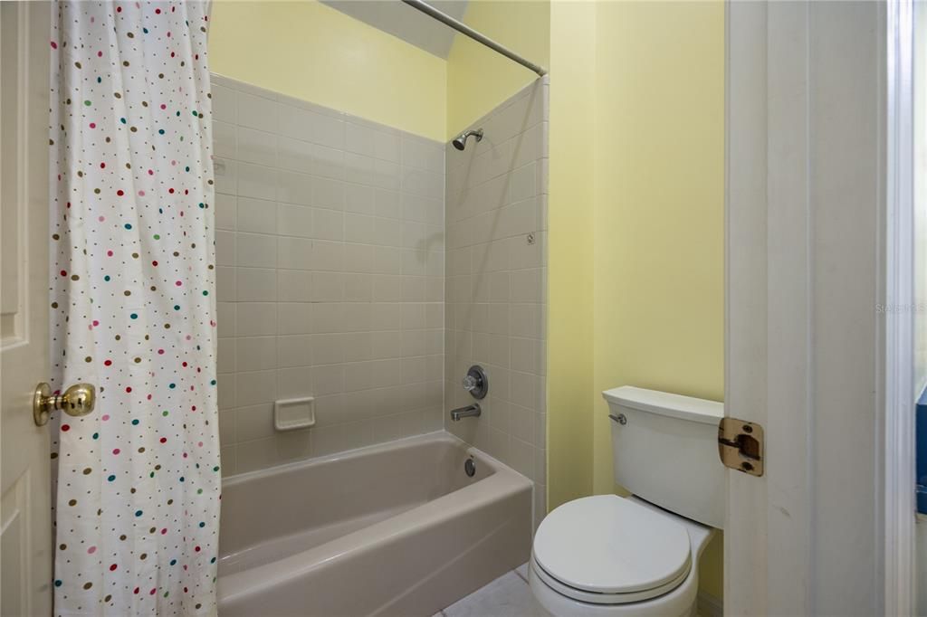 En Venta: $600,000 (4 camas, 2 baños, 2850 Pies cuadrados)