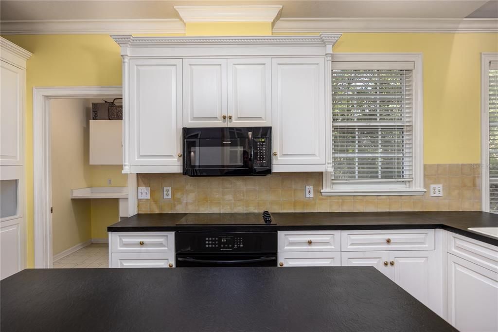 En Venta: $600,000 (4 camas, 2 baños, 2850 Pies cuadrados)