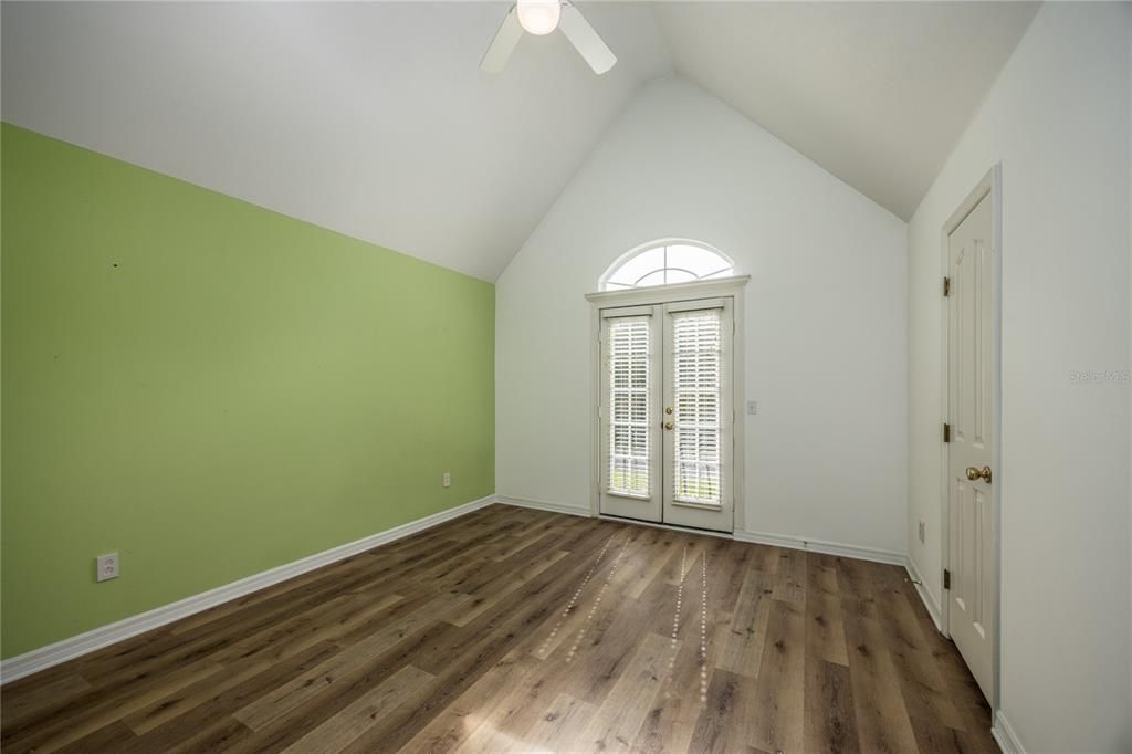 En Venta: $600,000 (4 camas, 2 baños, 2850 Pies cuadrados)