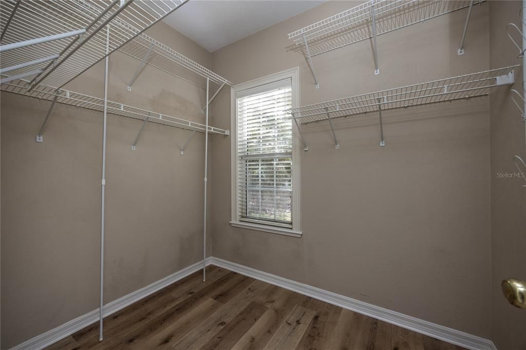 En Venta: $600,000 (4 camas, 2 baños, 2850 Pies cuadrados)