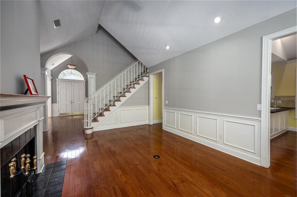 En Venta: $600,000 (4 camas, 2 baños, 2850 Pies cuadrados)