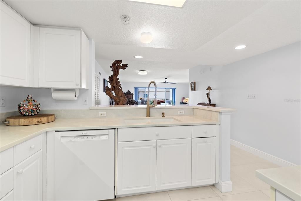 На продажу: $479,000 (2 спален, 2 ванн, 1725 Квадратных фут)