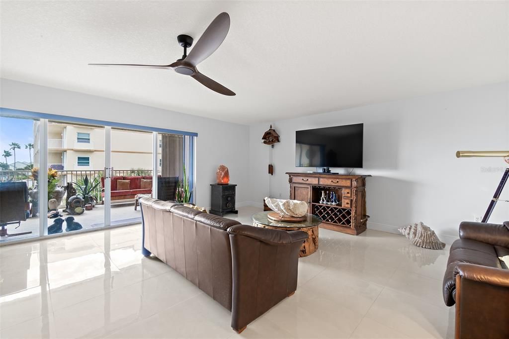 На продажу: $479,000 (2 спален, 2 ванн, 1725 Квадратных фут)