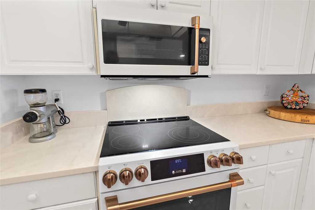 На продажу: $479,000 (2 спален, 2 ванн, 1725 Квадратных фут)