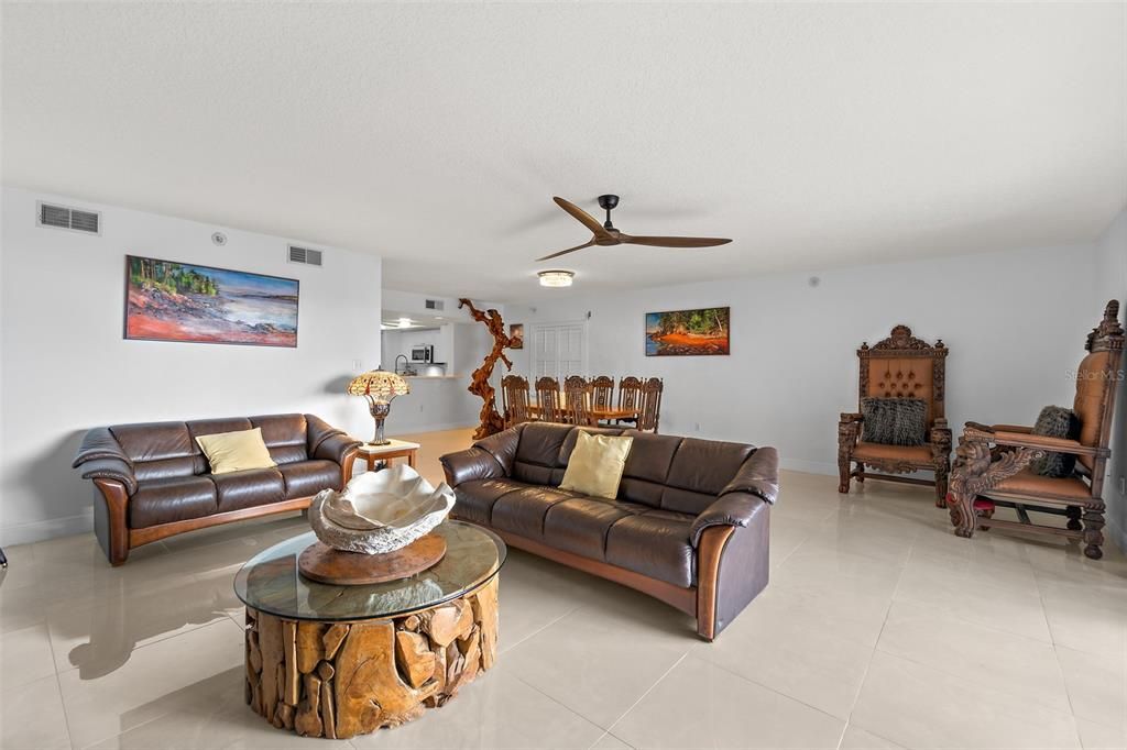 На продажу: $479,000 (2 спален, 2 ванн, 1725 Квадратных фут)