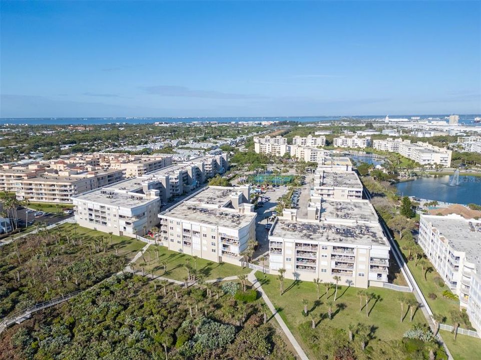 На продажу: $479,000 (2 спален, 2 ванн, 1725 Квадратных фут)