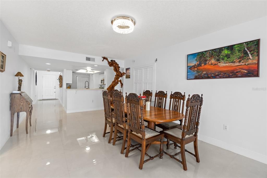 На продажу: $479,000 (2 спален, 2 ванн, 1725 Квадратных фут)