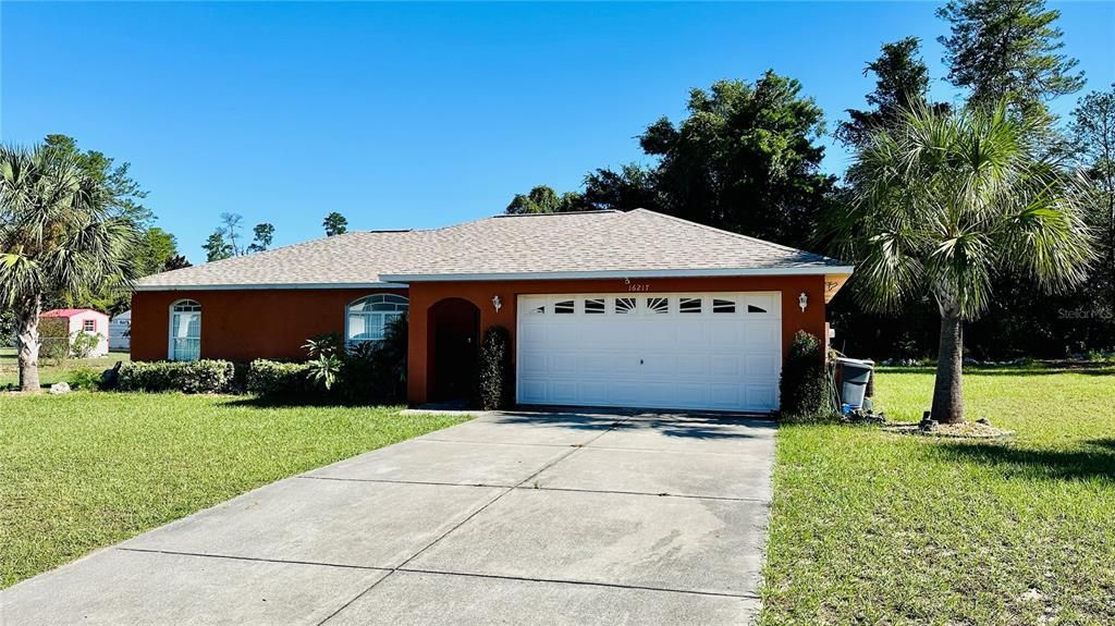 Под контрактом: $235,000 (3 спален, 2 ванн, 1642 Квадратных фут)