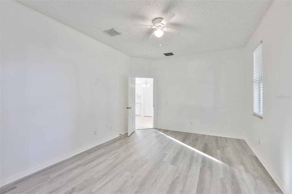 Active With Contract: $2,600 (4 beds, 2 baths, 1791 Square Feet)