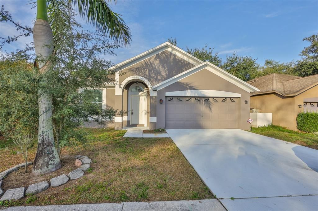 Active With Contract: $2,600 (4 beds, 2 baths, 1791 Square Feet)