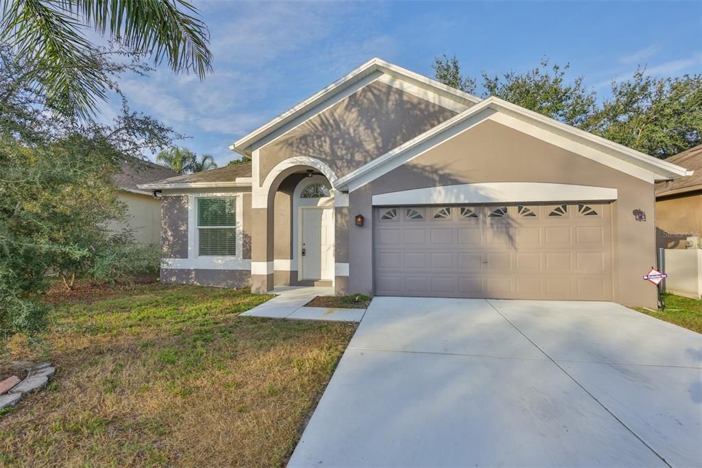 Active With Contract: $2,600 (4 beds, 2 baths, 1791 Square Feet)
