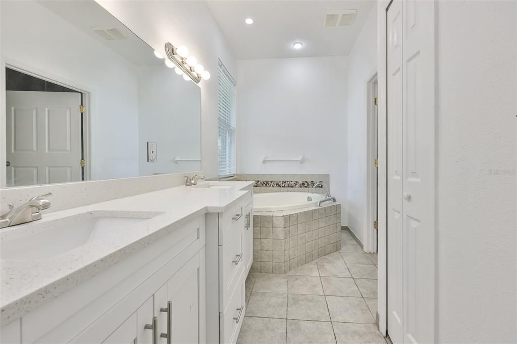 Active With Contract: $2,600 (4 beds, 2 baths, 1791 Square Feet)