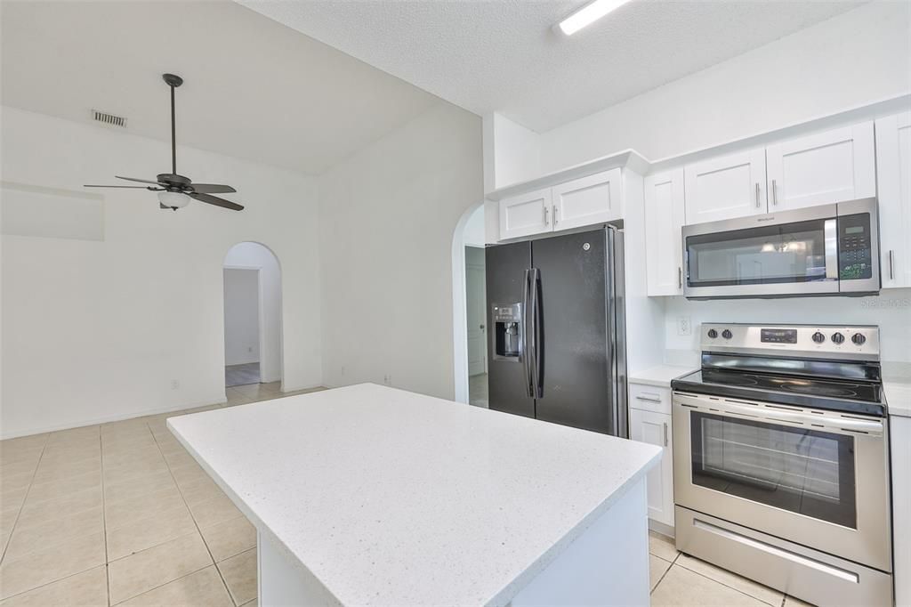 Active With Contract: $2,600 (4 beds, 2 baths, 1791 Square Feet)