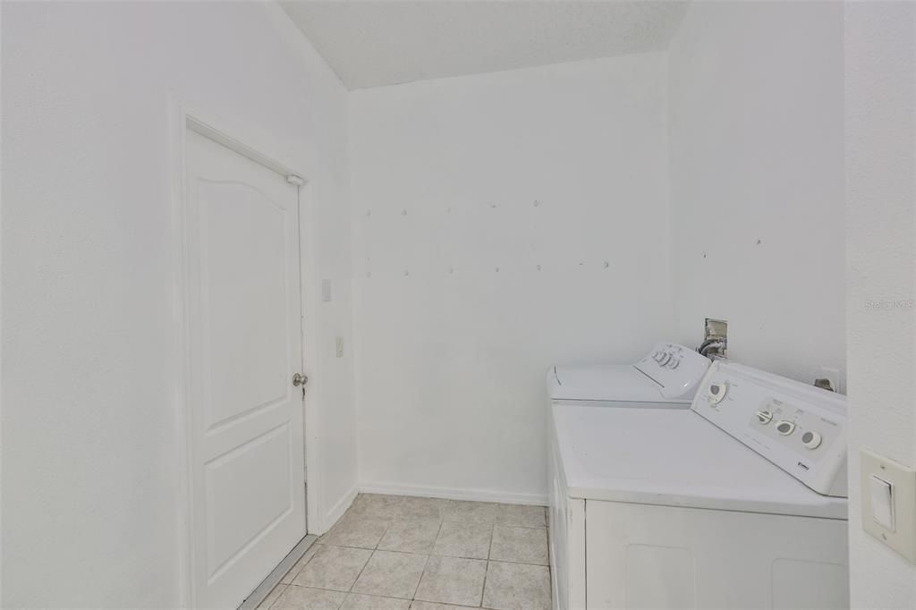 Active With Contract: $2,600 (4 beds, 2 baths, 1791 Square Feet)