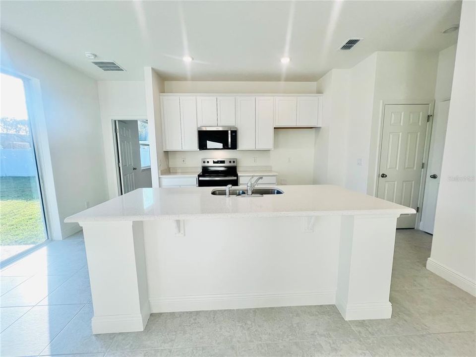 For Sale: $319,990 (3 beds, 2 baths, 1446 Square Feet)