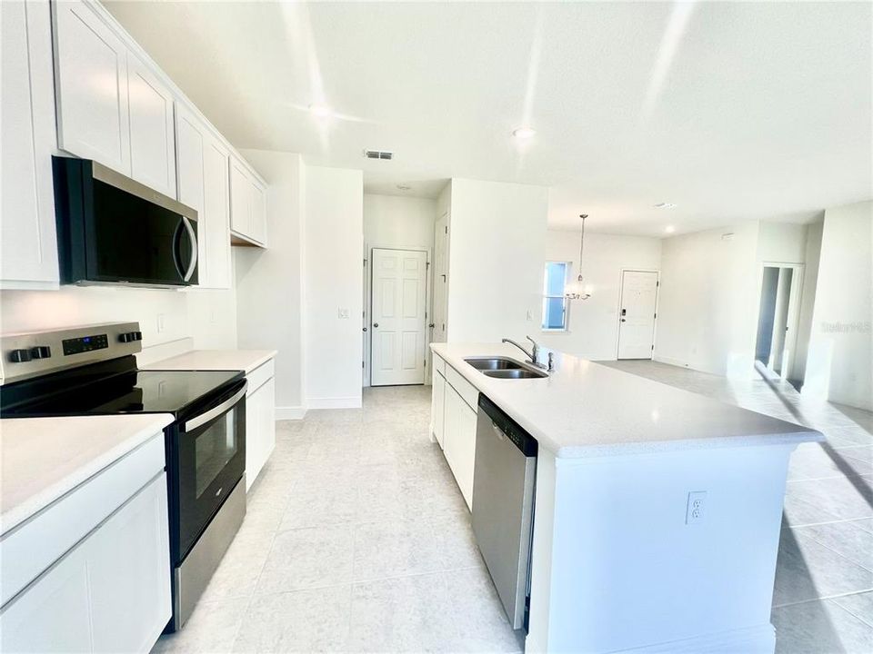 For Sale: $319,990 (3 beds, 2 baths, 1446 Square Feet)